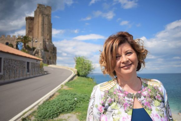 SINDACO ROSANNA MAZZIA CONFERMATA ALLA PRESIDENZA NAZIONALE DELL’ASSOCIAZIONE BORGHI AUTENTICI D’ITALIA